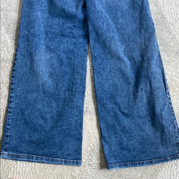 Banana Republic Wide-Leg Jeans - Picture 11 of 12